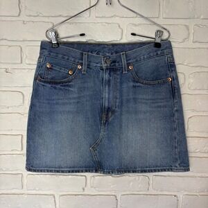 Levi's Denim Mini Skirt Size 28 Medium Wash
